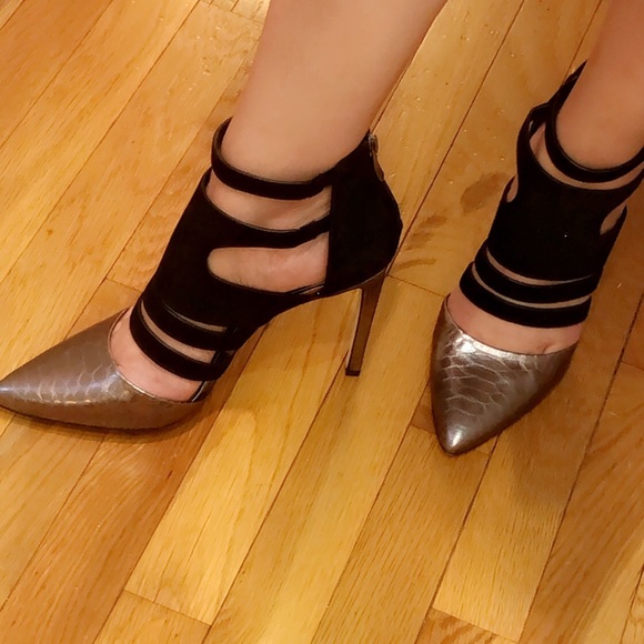 BCBGeneration Sz 10 Leather Cage Snake Print Pump - Picture 4 of 5